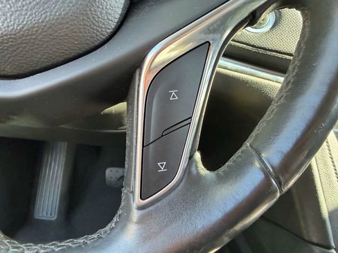 Used 2017 Cadillac XT5 Luxury FWD image 19