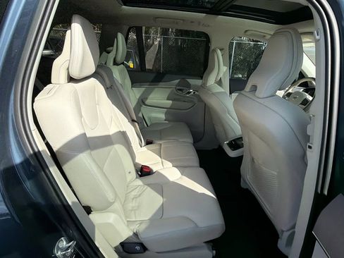 Certified 2023 Volvo XC90 B5 Plus w/ Protection Package Premier image 21