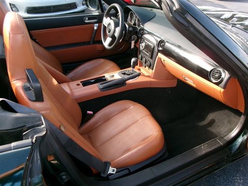 Used 2007 MAZDA MX-5 Miata Grand Touring w/ Premium Pkg image 10