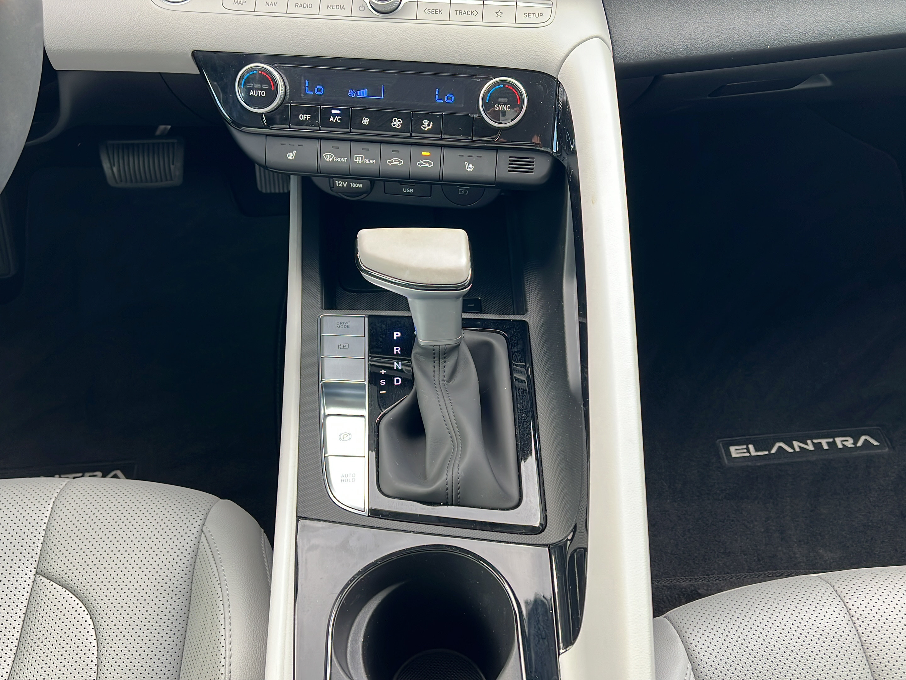 Certified 2025 Hyundai Elantra Limited FWD image 20