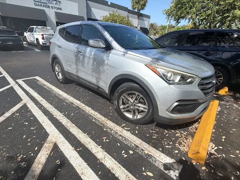 Used 2018 Hyundai Santa Fe Sport w/ Cargo Package FWD image 2