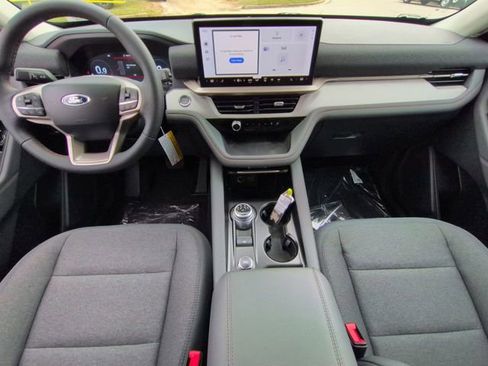 New 2025 Ford Explorer Active image 15