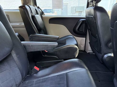 Used 2018 Dodge Grand Caravan SXT FWD image 23