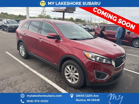 Used 2017 Kia Sorento AWD w/ LX Convenience Package image 1