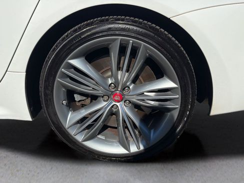 Used 2016 Jaguar XJ Supercharged RWD image 55