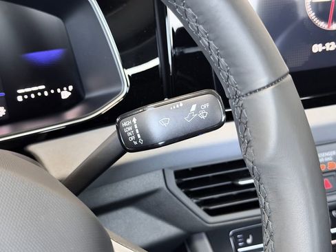 New 2026 Volkswagen Jetta SE FWD image 16