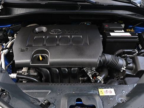 Used 2021 Toyota C-HR XLE image 11