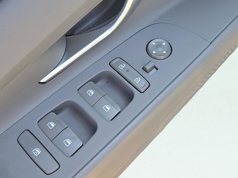 Used 2024 Hyundai Elantra SEL w/ Convenience Package image 17