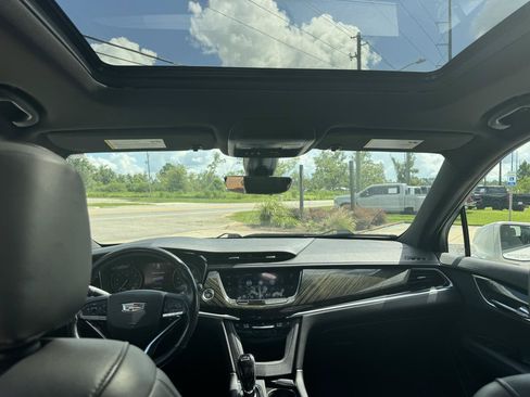 Used 2020 Cadillac XT6 Premium Luxury FWD image 12