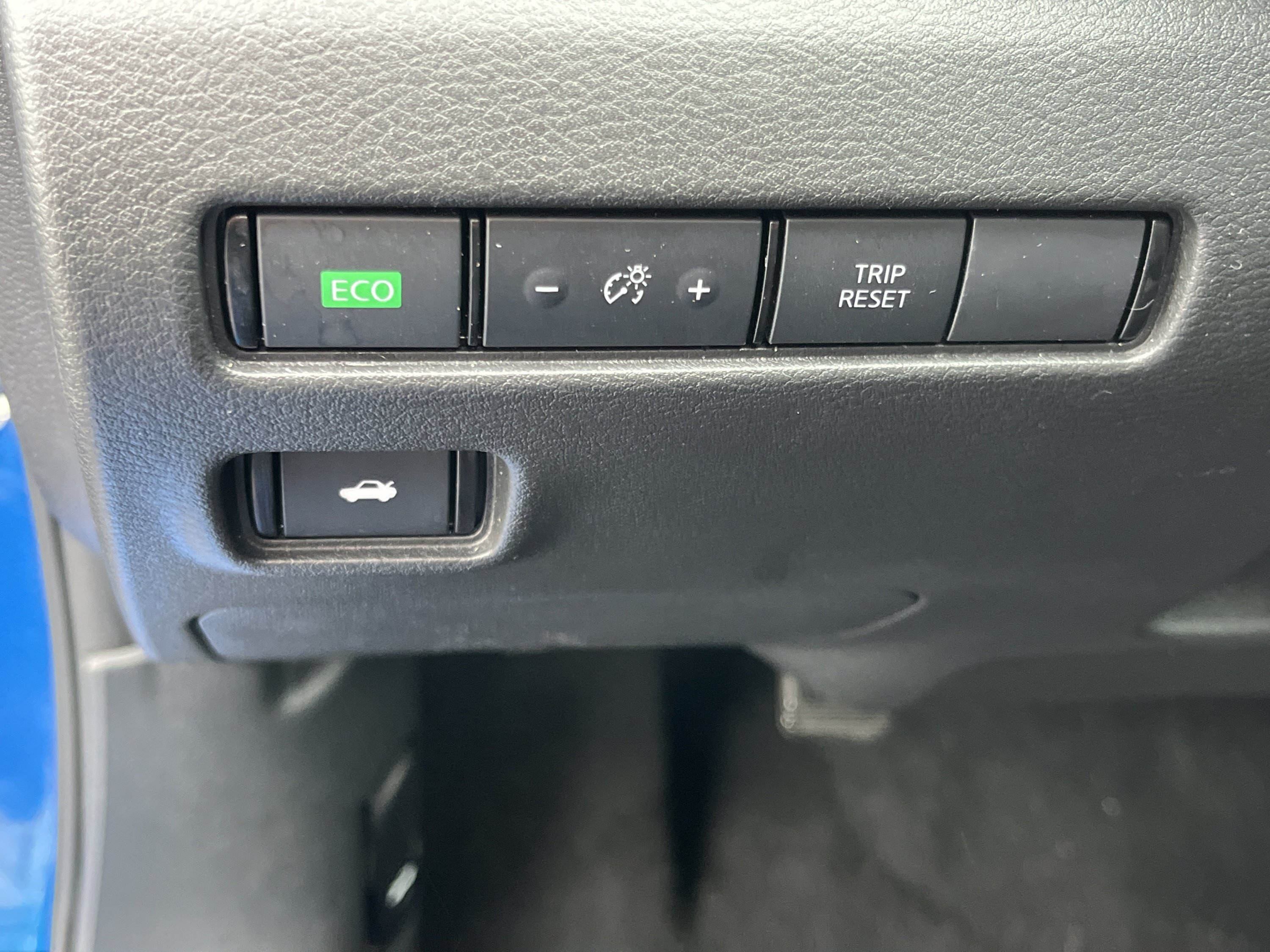 Used 2025 Nissan Sentra SV FWD image 16