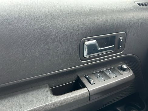 Used 2010 Ford Edge SEL image 27