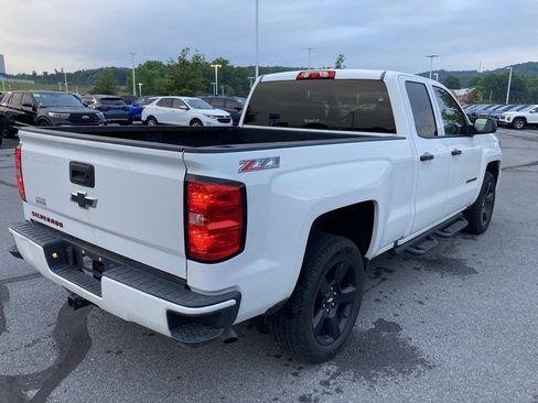 Used 2017 Chevrolet Silverado 1500 LT w/ Redline Edition AWD/4WD image 7