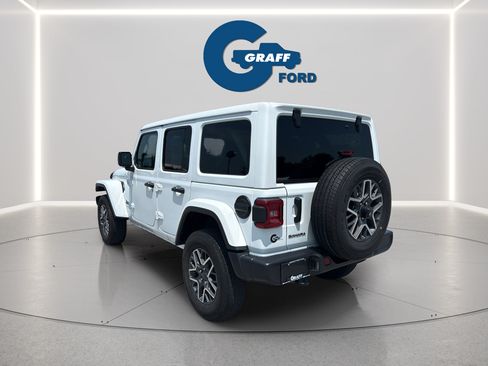Used 2025 Jeep Wrangler Unlimited Sahara AWD/4WD image 10