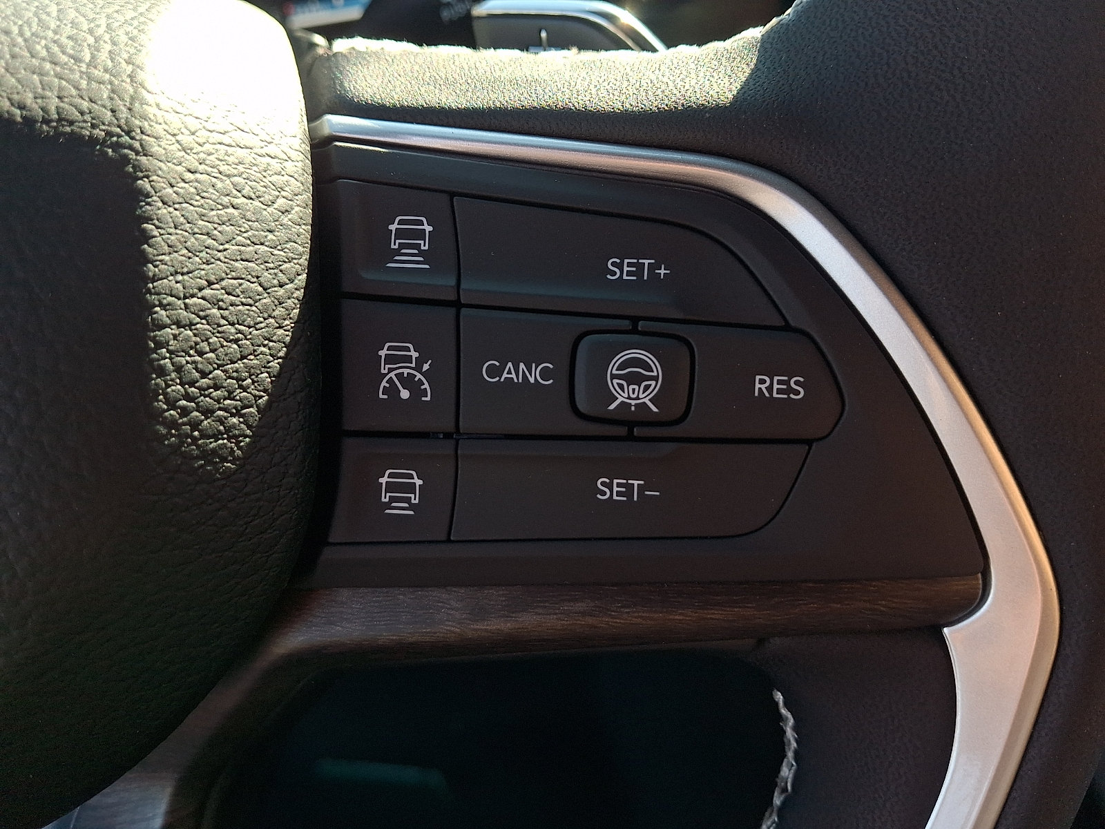 New 2026 Jeep Grand Cherokee Altitude AWD/4WD image 16