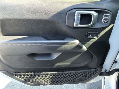 Used 2022 Jeep Gladiator Overland image 15