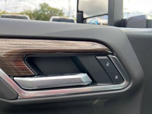 New 2025 Chevrolet Silverado 1500 LT w/ Z71 Off-Road Package image 12