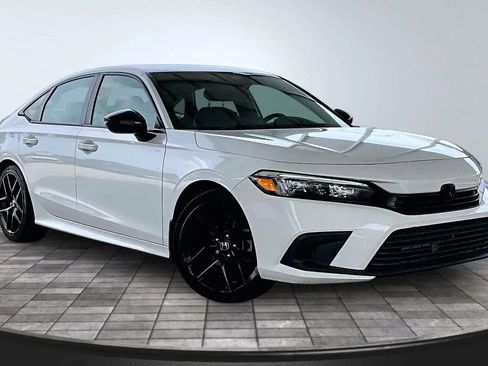 Used 2022 Honda Civic Sport image 3