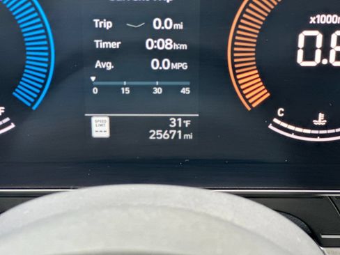 Certified 2025 Hyundai Kona SEL AWD/4WD image 29