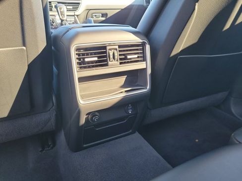 Certified 2023 Porsche Cayenne AWD/4WD image 18