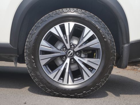 Certified 2023 Nissan Rogue SV w/ SV Premium B Package AWD/4WD image 16