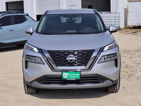 Used 2022 Nissan Rogue SV FWD image 3