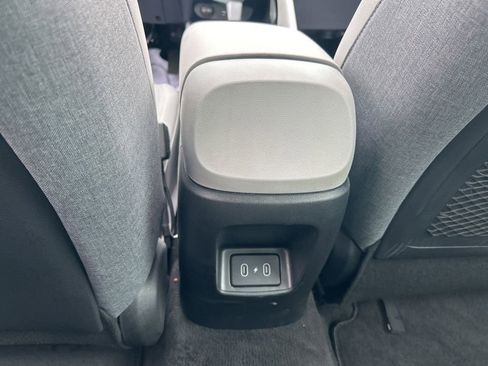 Certified 2026 Hyundai Elantra Limited FWD image 17