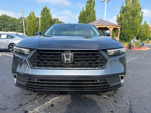 Used 2025 Honda Accord Touring image 3