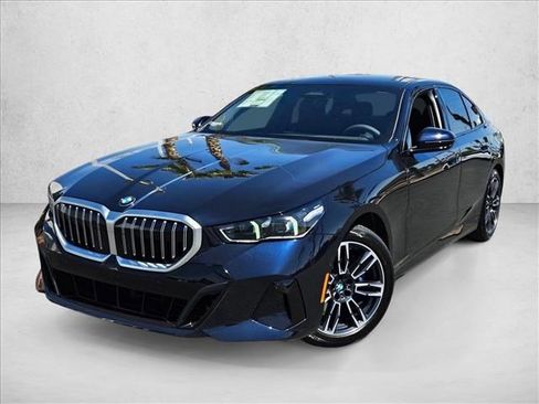 New 2026 BMW 530i w/ M Sport Package RWD image 1
