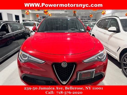 Used 2022 Alfa Romeo Stelvio Ti image 2