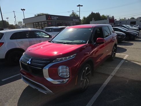 Used 2022 Mitsubishi Outlander SE AWD/4WD image 1