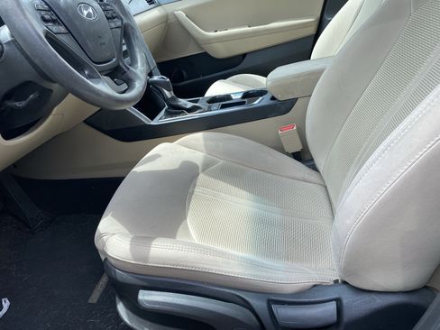 Used 2017 Hyundai Sonata SE w/ Cargo Package FWD image 9