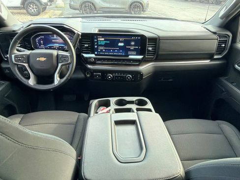 Used 2024 Chevrolet Silverado 1500 LT AWD/4WD image 16