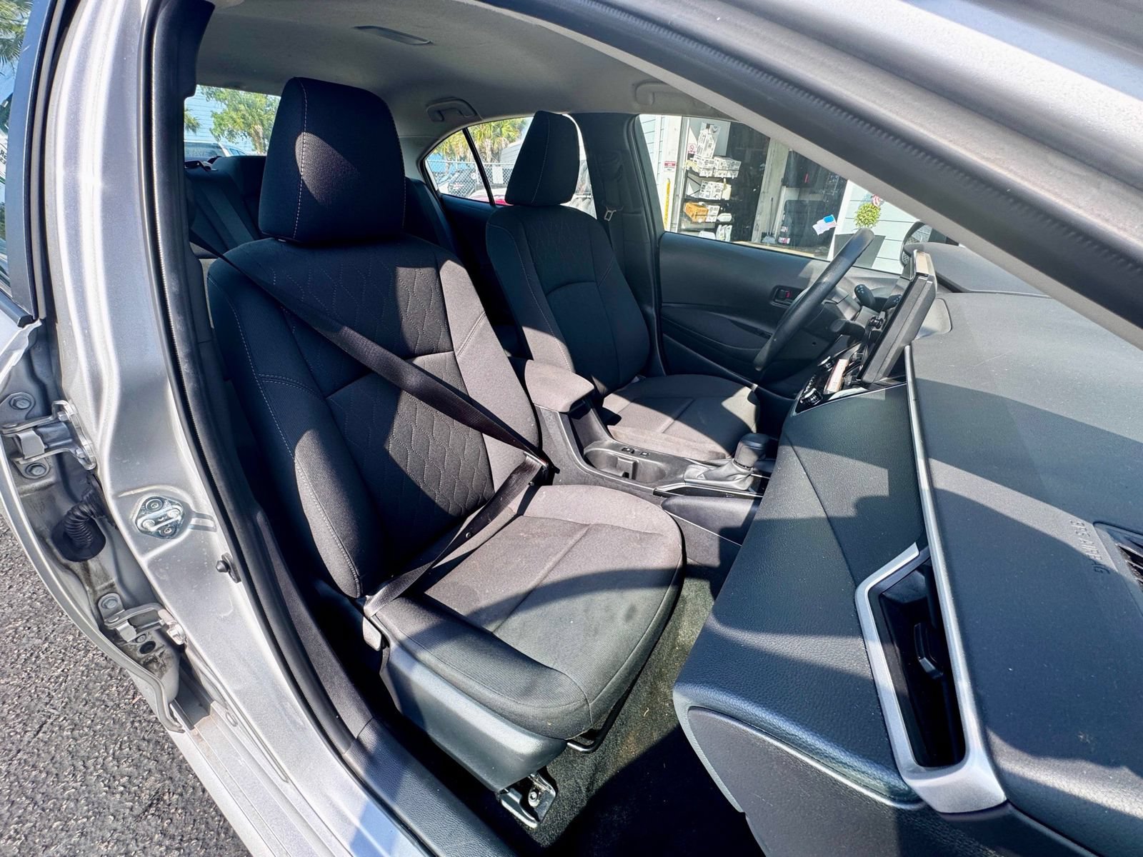Used 2025 Toyota Corolla LE FWD image 13