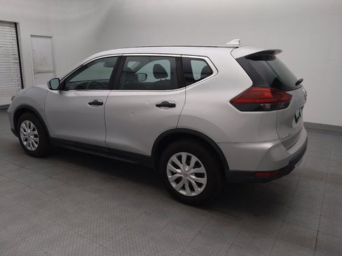 Used 2020 Nissan Rogue S FWD image 3