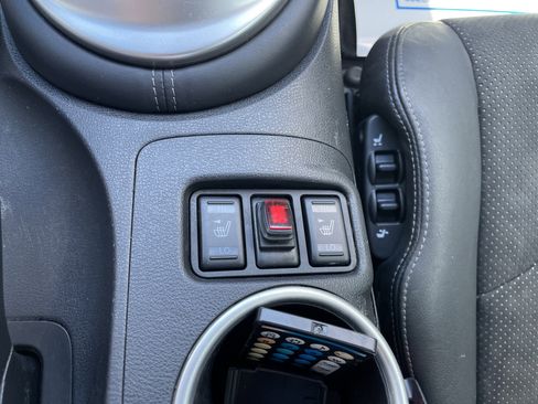 Used 2017 Nissan 370Z Touring RWD image 17