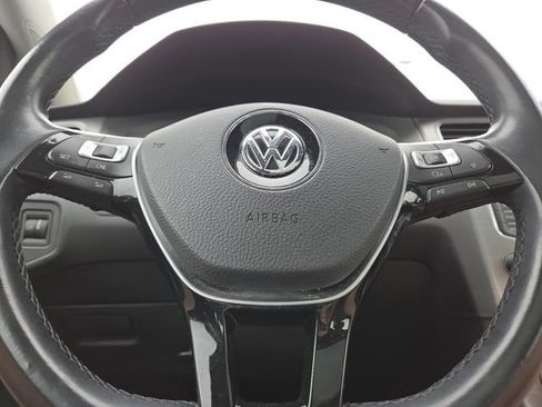 Used 2017 Volkswagen Golf Wolfsburg Edition FWD image 34