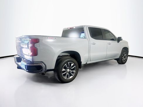 Used 2024 Chevrolet Silverado 1500 LT AWD/4WD image 9