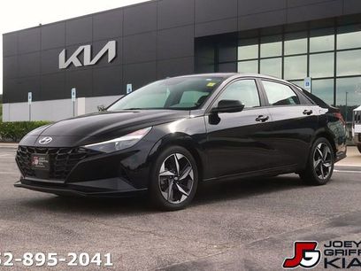 Used 2023 Hyundai Elantra SEL w/ Convenience Package