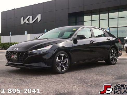 Used 2023 Hyundai Elantra SEL w/ Convenience Package FWD image 1