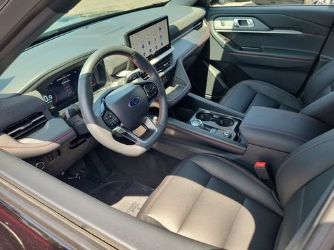 Used 2026 Ford Explorer ST-Line w/ ST-Line Street Pack RWD image 3