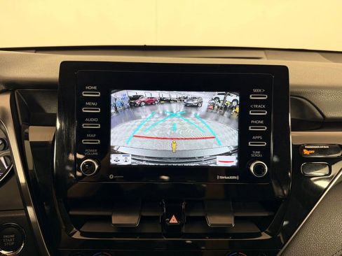Used 2024 Toyota Camry SE image 20