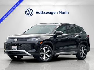 Used 2025 Volkswagen Tiguan SE w/ Panoramic Sunroof Package video 1