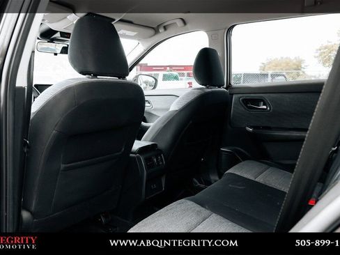 Used 2022 Nissan Rogue SV AWD/4WD image 13