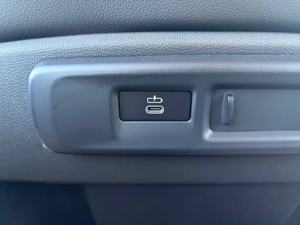 Used 2020 BMW X7 xDrive40i w/ Premium Package AWD/4WD image 18