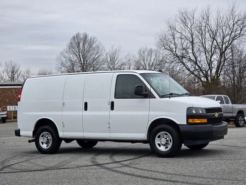 Used 2020 Chevrolet Express 2500 Regular Van 3D w/ Driver Convenience Package image 11