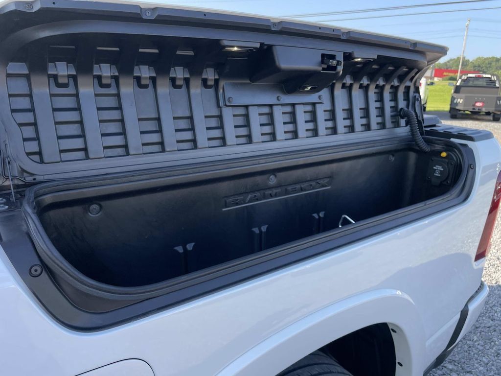 Used 2025 RAM 1500 Limited AWD/4WD image 17