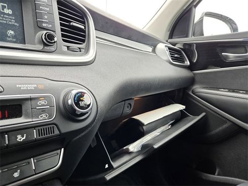 Used 2019 Kia Sorento LX w/ LX Convenience Package image 13