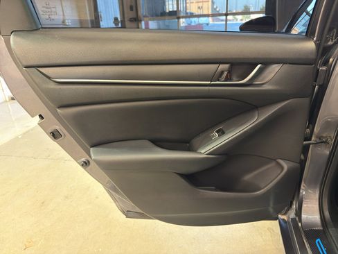 Used 2018 Honda Accord Sport image 27
