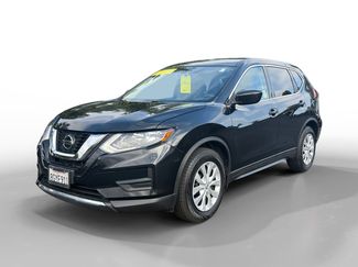 Used 2018 Nissan Rogue S image 1