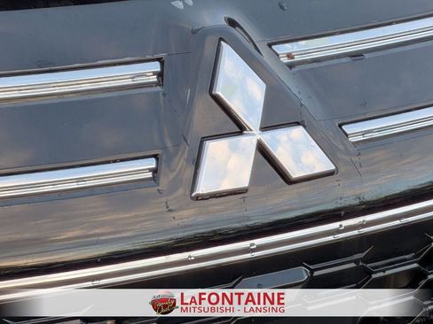 New 2026 Mitsubishi Outlander SEL image 9